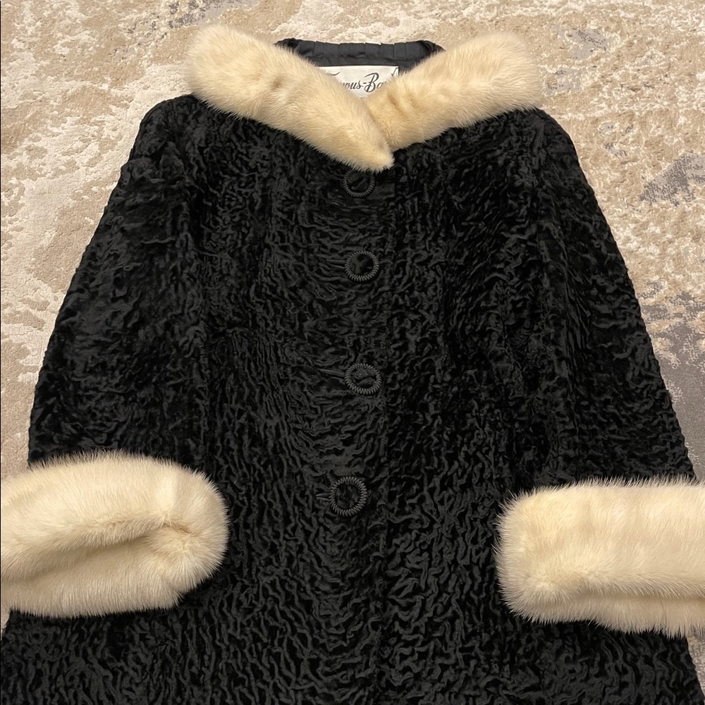 Vintage Famous Barr Fur, Lamb with Mink Collar and and Cuffs Size 6 - Picture 4 of 15